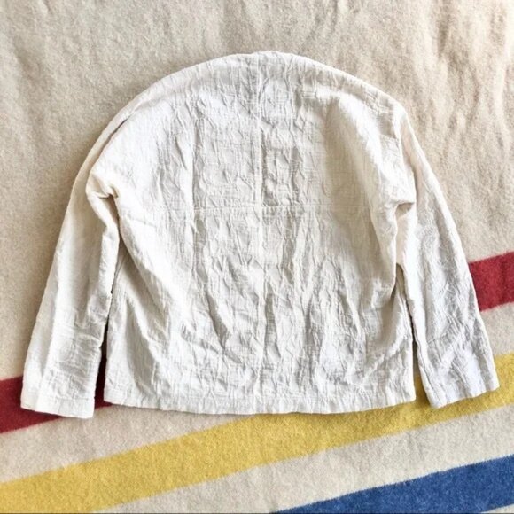 Black Crane textured jacquard top. XS. Cream color. - Picture 5 of 6